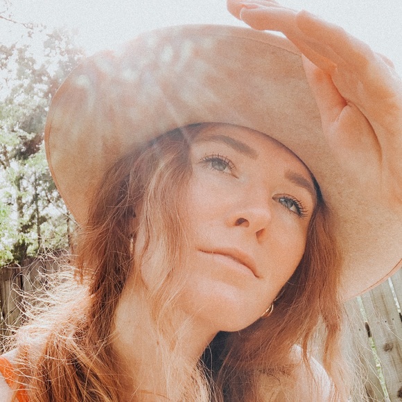 Meet your Posher, Lex - Picture 1 of 4